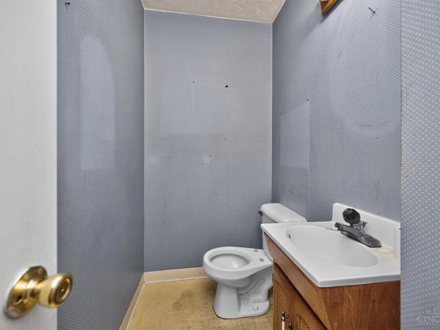12145 Kenn Road, Springdale, OH 45240 Photo 28