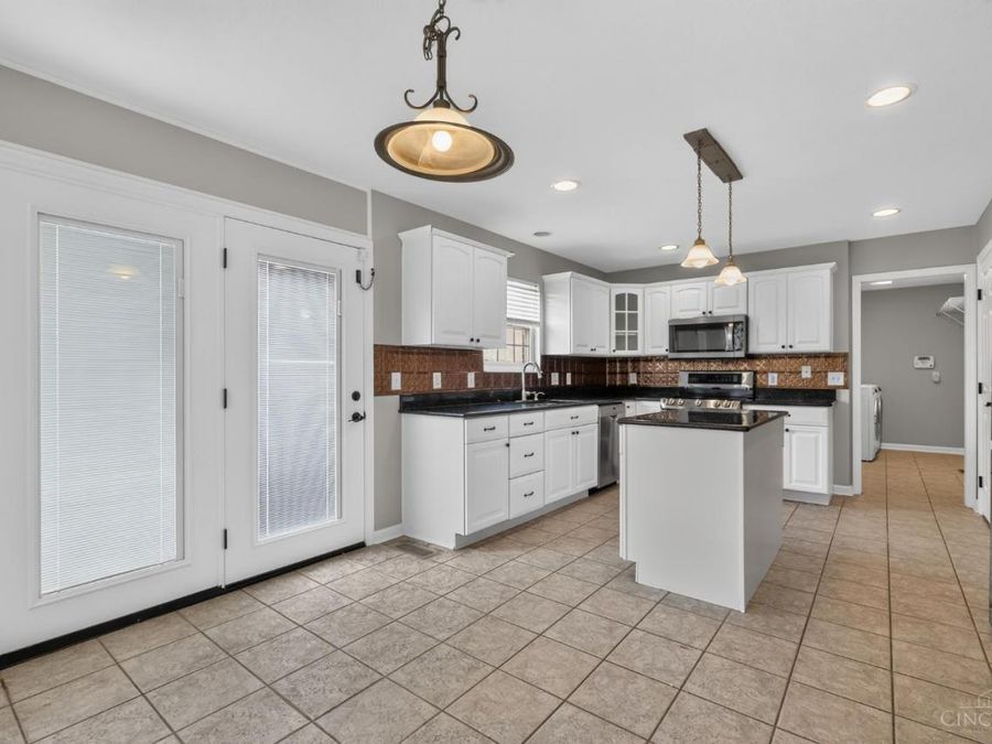 5593 Eden Ridge Drive, Green Township, OH 45247 Photo 12