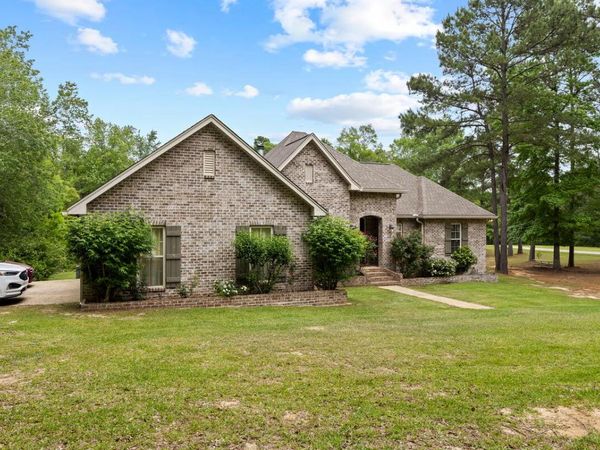 4 Blue Moon Dr., Hattiesburg, MS 39401