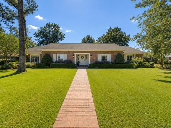 3202 Jamestown Rd., Hattiesburg, MS 39402