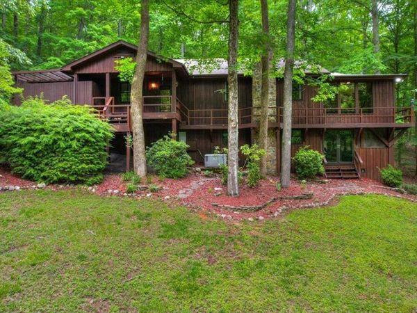 180 Misty Woods Drive, Blountville, TN 37617