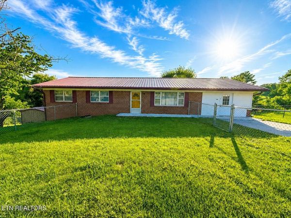 220 Russell St, Jonesville, VA 24263
