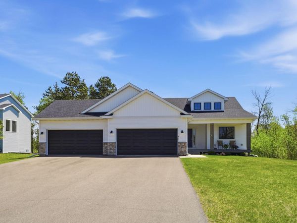 642 Alaska Place S, Cambridge, MN 55008