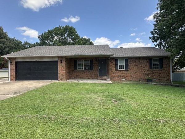 1411 Asa , Paragould, AR 72450