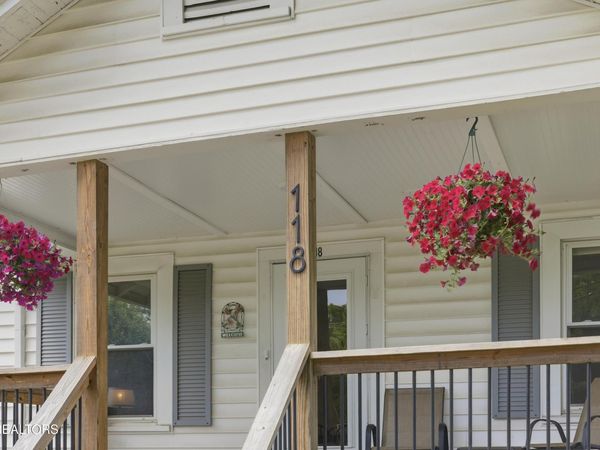 118 Woody Ave, Harriman, TN 37748