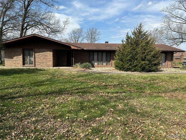 801 N James Street , Sparta, IL 62286