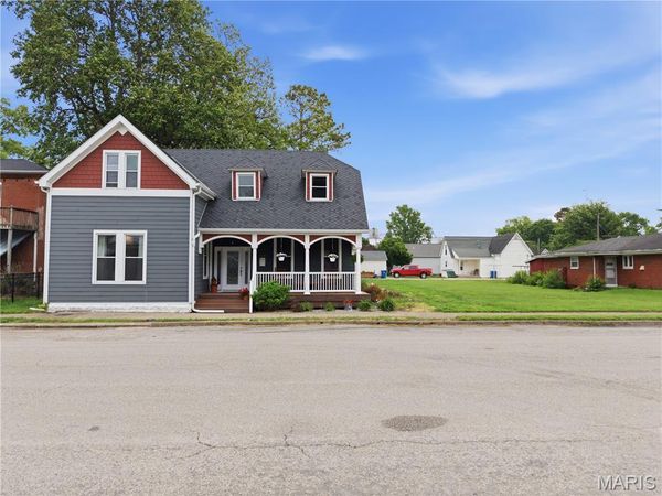 310 S Main Street , Trenton, IL 62293