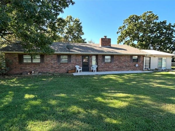 1445 Bliss Street , Centerton, AR 72719