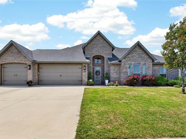 1931 Shepherd Boulevard , Centerton, AR 72719