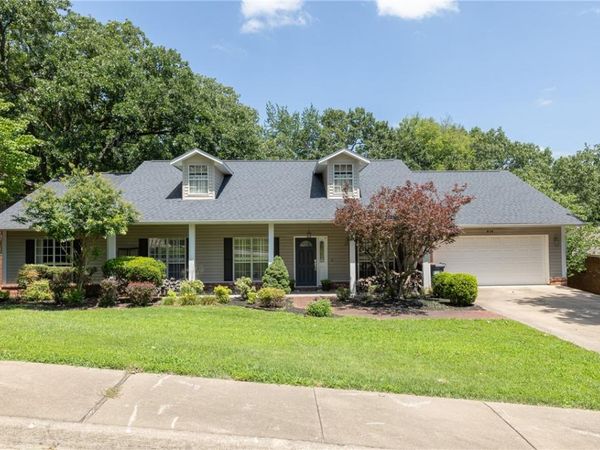 414 Oak Manor Circle , Springdale, AR 72764
