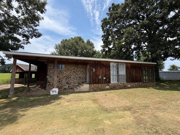 9846 W Highway 64 , Clarksville, AR 72830