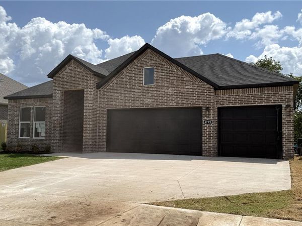 4704 W Succulent Street , Fayetteville, AR 72704