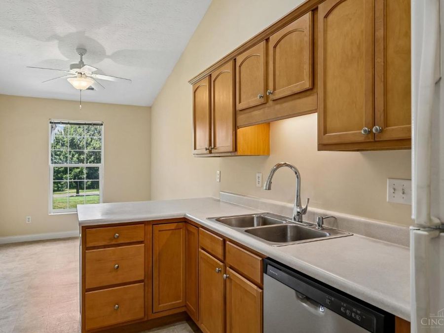 7991 Pinnacle Point Drive, Unit 202, West Chester, OH 45069 Photo 17