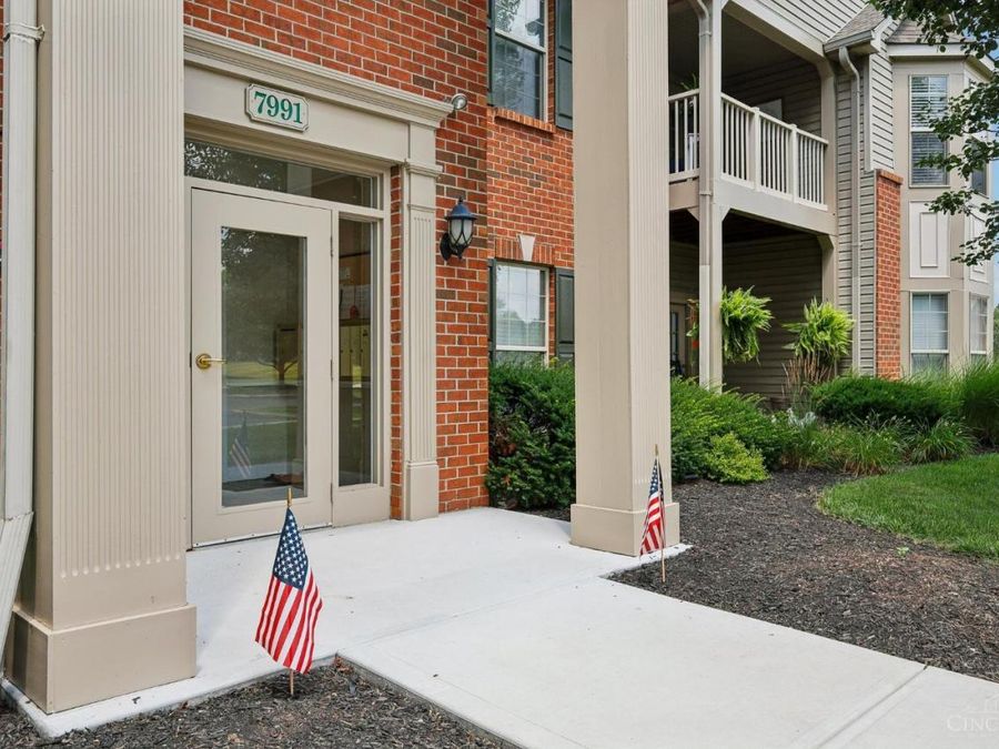 7991 Pinnacle Point Drive, Unit 202, West Chester, OH 45069 Photo 3
