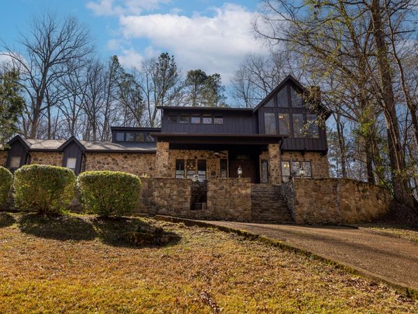 82 Fernwood Cv, Columbus, MS 39705