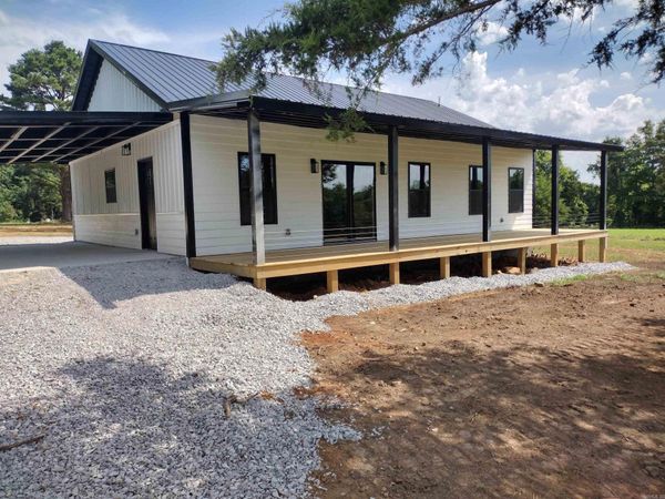 1724 Big Springs RD , Onia, AR 72663