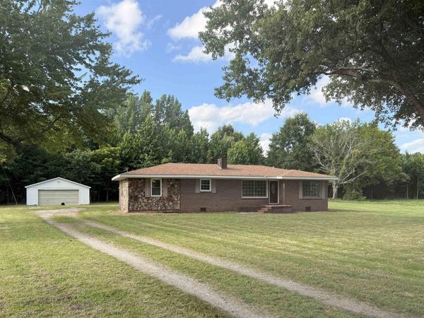 2475 Co Rd 131, Russellville, AL 35654
