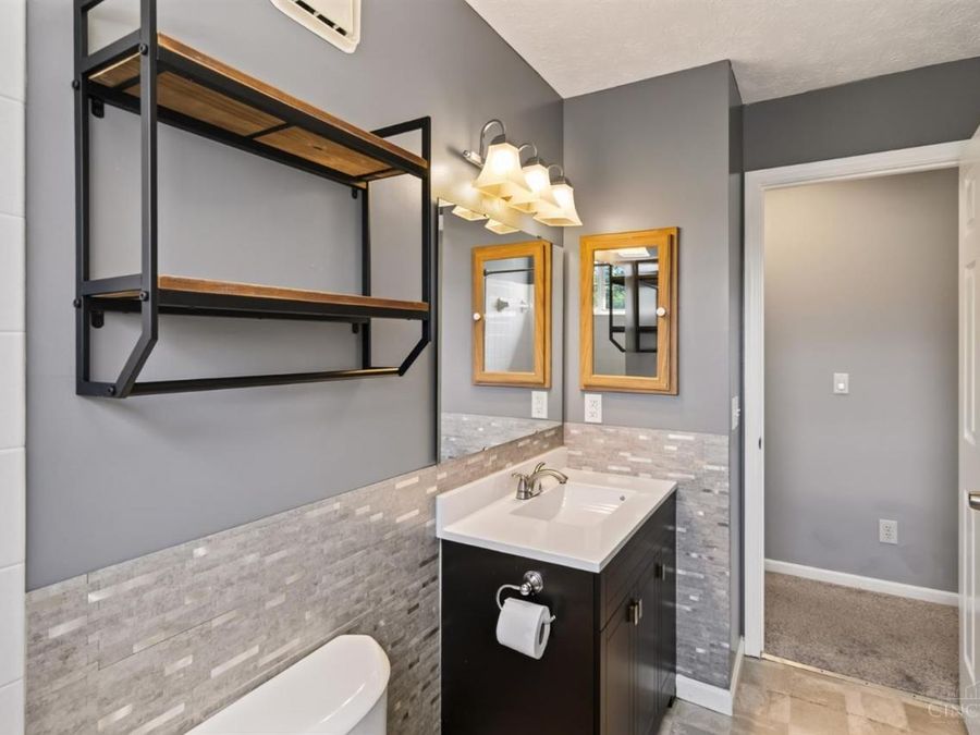 5574 Regimental Place, Cincinnati, OH 45239 Photo 34