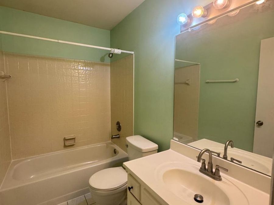 1133 Chestnut Court, Unit 221, Union Township, OH 45245 Photo 9