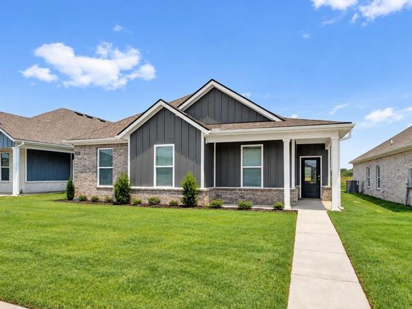 8220 BANKHEAD DR, Olive Branch, MS 38654