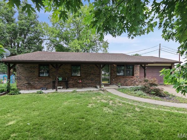 407 S Smith Street , Smithton, IL 62285