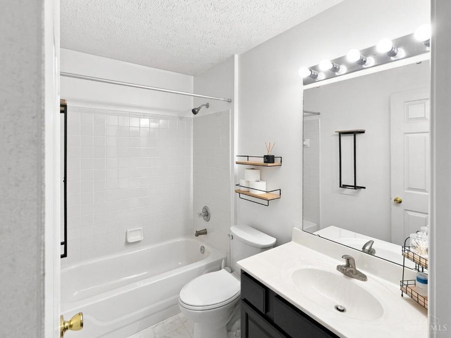 8390 Spring Valley Court, Unit 206, West Chester, OH 45069 Photo 7