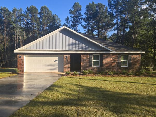 223 Lakeland Dr., Hattiesburg, MS 39402