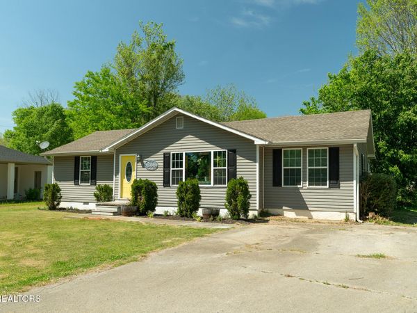 912 Barnabas St, Athens, TN 37303