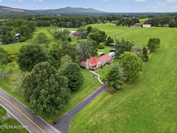 1705 Open Range Rd, Crossville, TN 38555