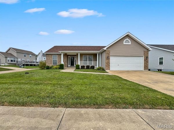 849 Blazing Star Drive , Waterloo, IL 62298