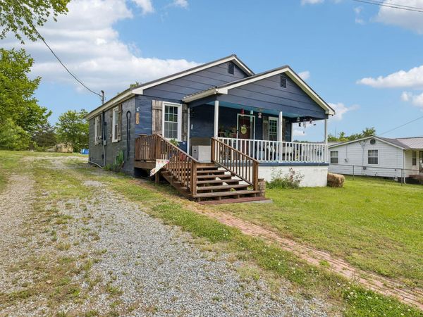 180 N Walnut Street, Whitwell 37397