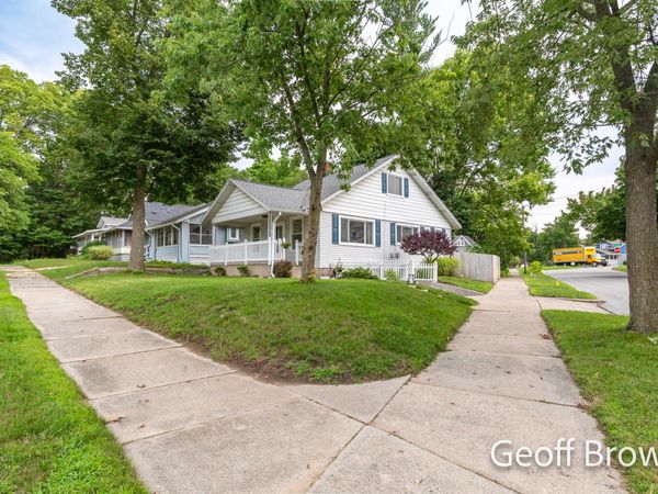 481 Graceland Street NE, Grand Rapids, MI 49505