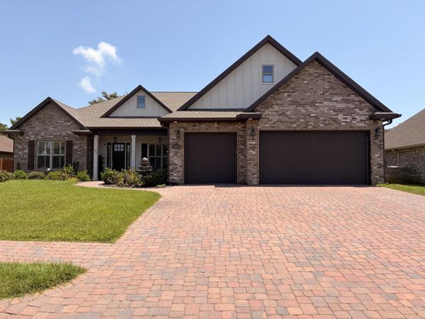 1478 E Shores Boulevard, Gulf Breeze, FL 32563
