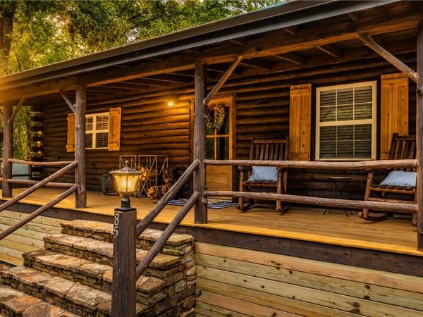 85 County Road 154 , Eureka Springs, AR 72632