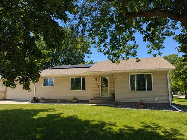 1720 SE Smith Avenue , Owatonna, MN 55060