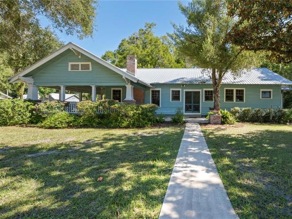 207 NE 1ST AVENUE , WILLISTON, FL 32696