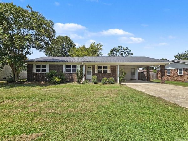 2907 Case , Paragould, AR 72450
