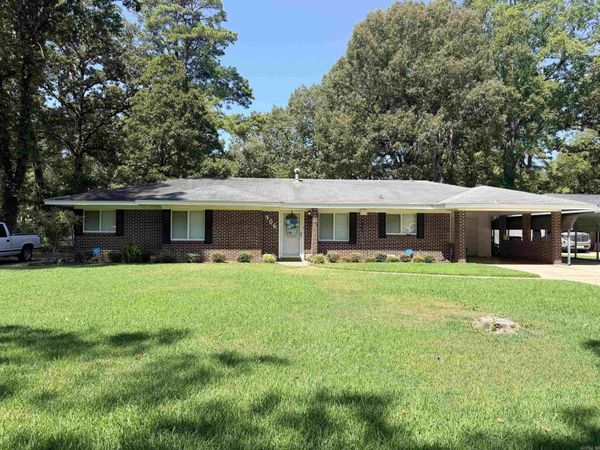 906 Walnut St , Crossett, AR 71635