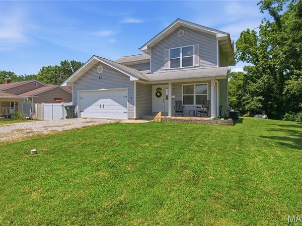 619 W Saint Louis Street , Columbia, IL 62236