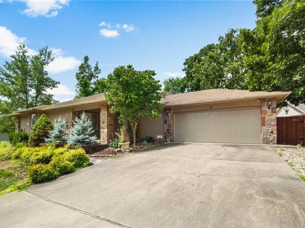 4 Huskins Circle , Bella Vista, AR 72715