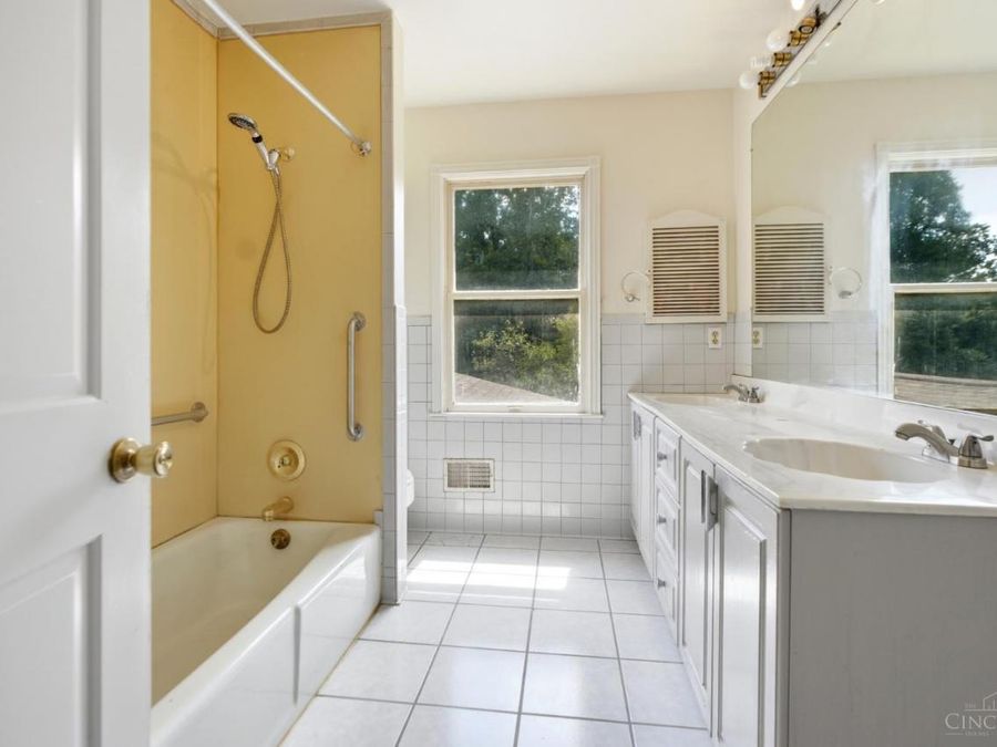 1925 Greenpine Drive, Springfield Township, OH 45231 Photo 33
