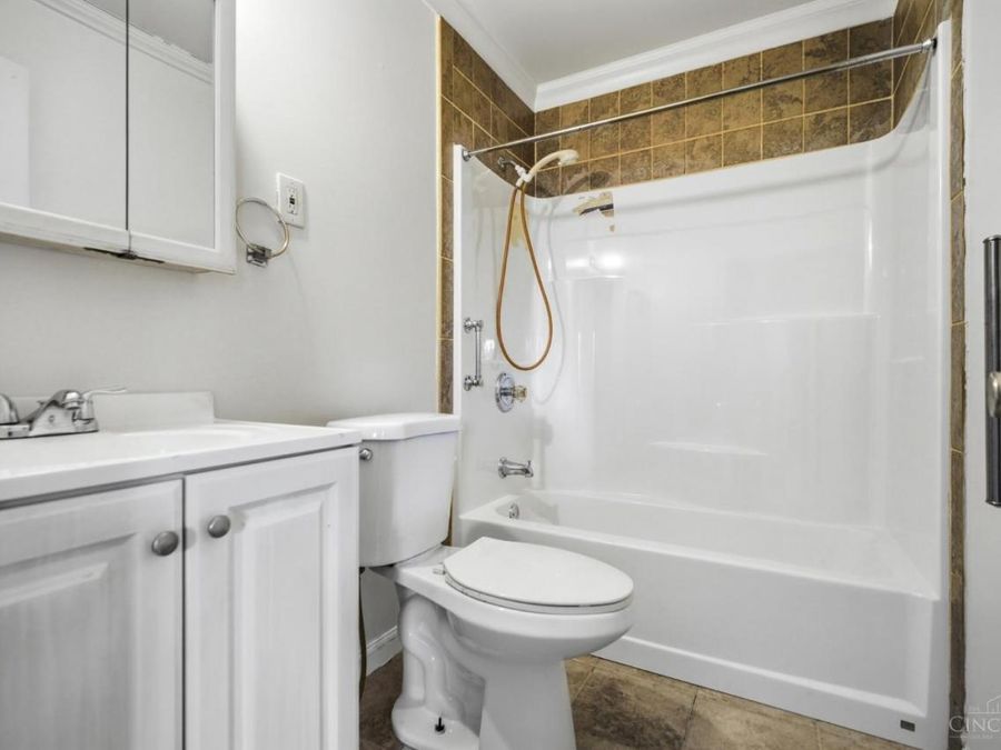 1925 Greenpine Drive, Springfield Township, OH 45231 Photo 9