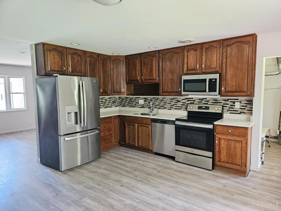 579 W Kemper Road, Springdale, OH 45246 Photo 9