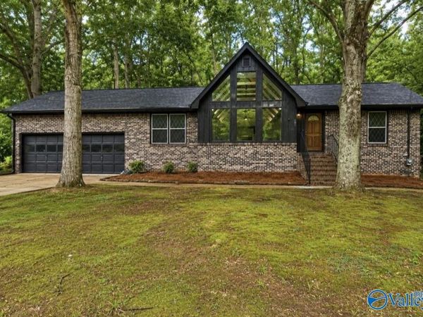 106 Guinivere Drive, Albertville, AL 35950