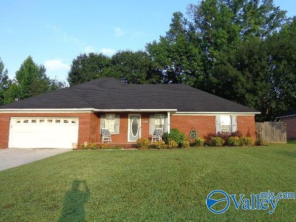 2003 Glenwood Drive SW, Hartselle, AL 35640