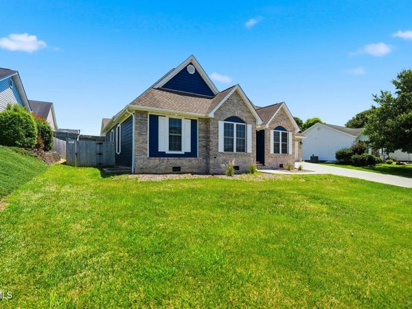 121 Violet Lane, Bluff City, TN 37618