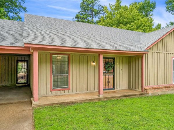 4379 HUNT CLIFF TRCE, Memphis, TN 38128