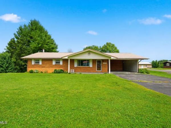 45 Holbrook Drive, Castlewood, VA 24224