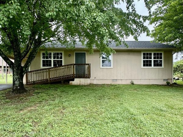 615 McCartt St, Wartburg, TN 37887