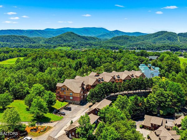 830 Golf View Blvd, Pigeon Forge, TN 37863